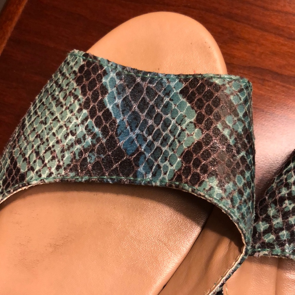 Sandals - Picture 2 of 4